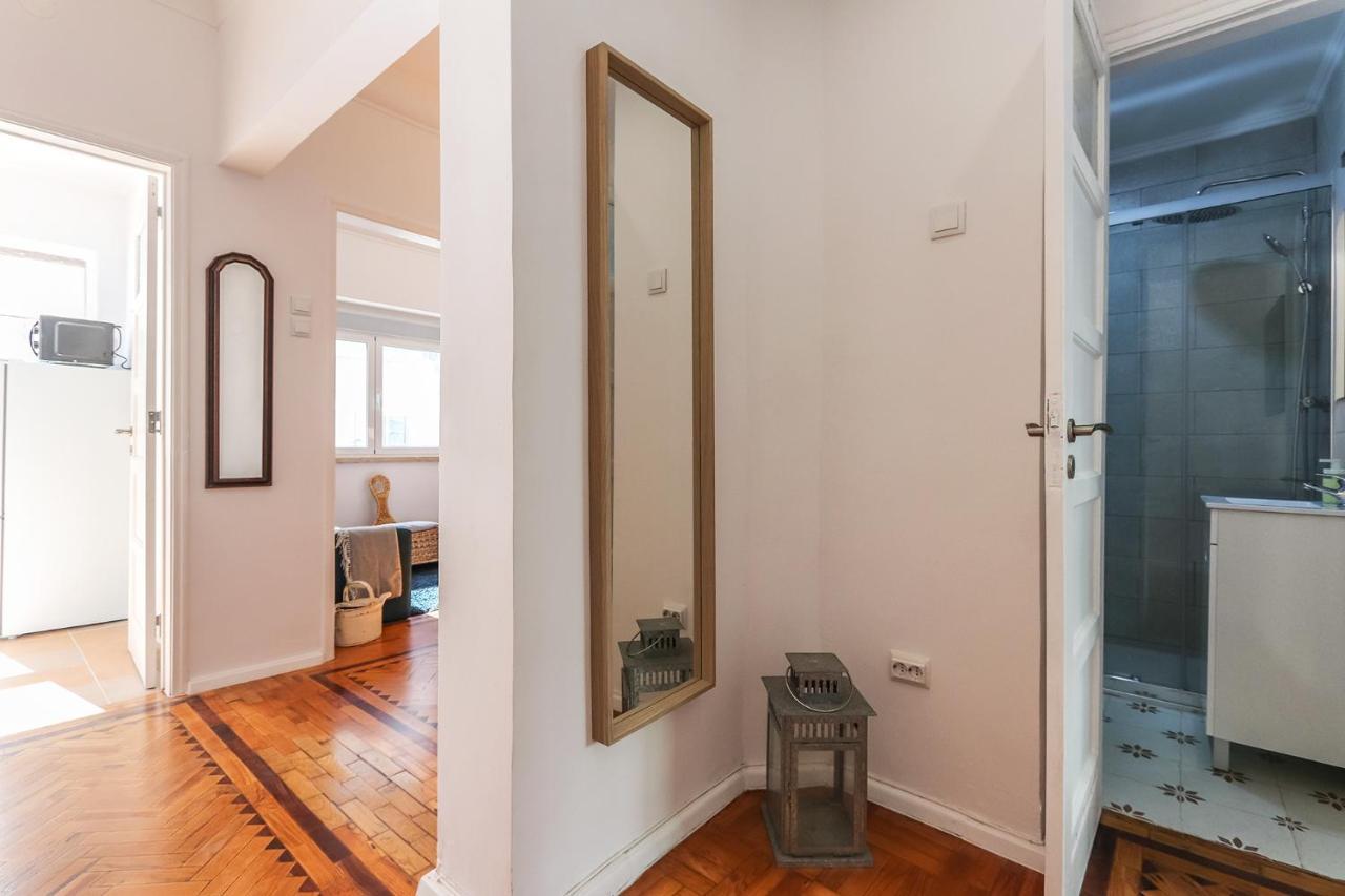 Vita Portucale ! Olaias Design With Terrace Lisbon Luaran gambar